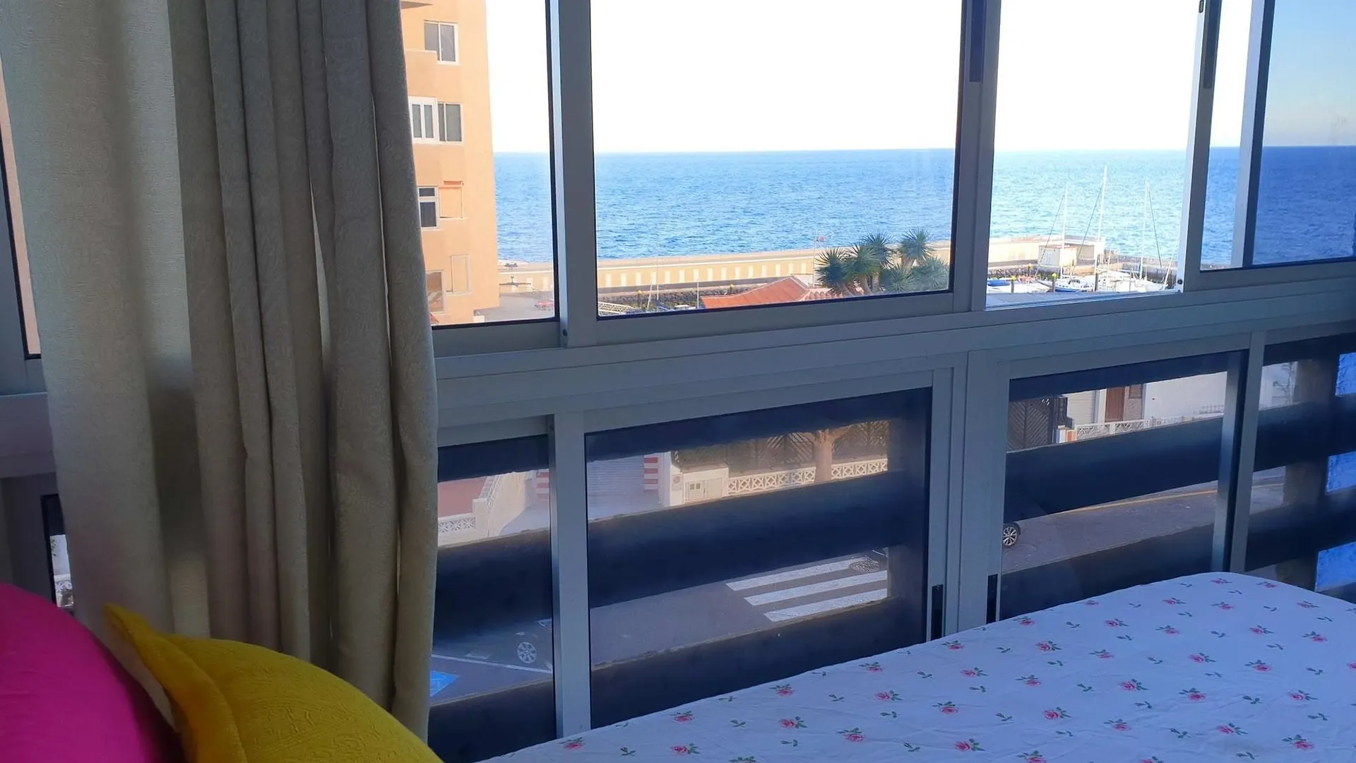 Studio In Candelaria, With Wonderful Sea View And Pool Access - 1 Km F カンデラリア